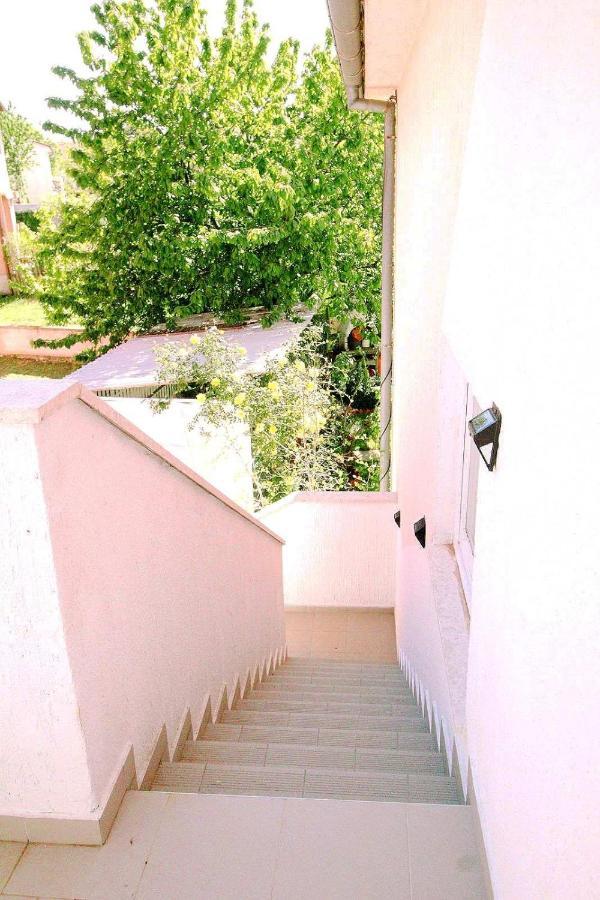 Apartman Eli 2 Ровин Екстериор снимка