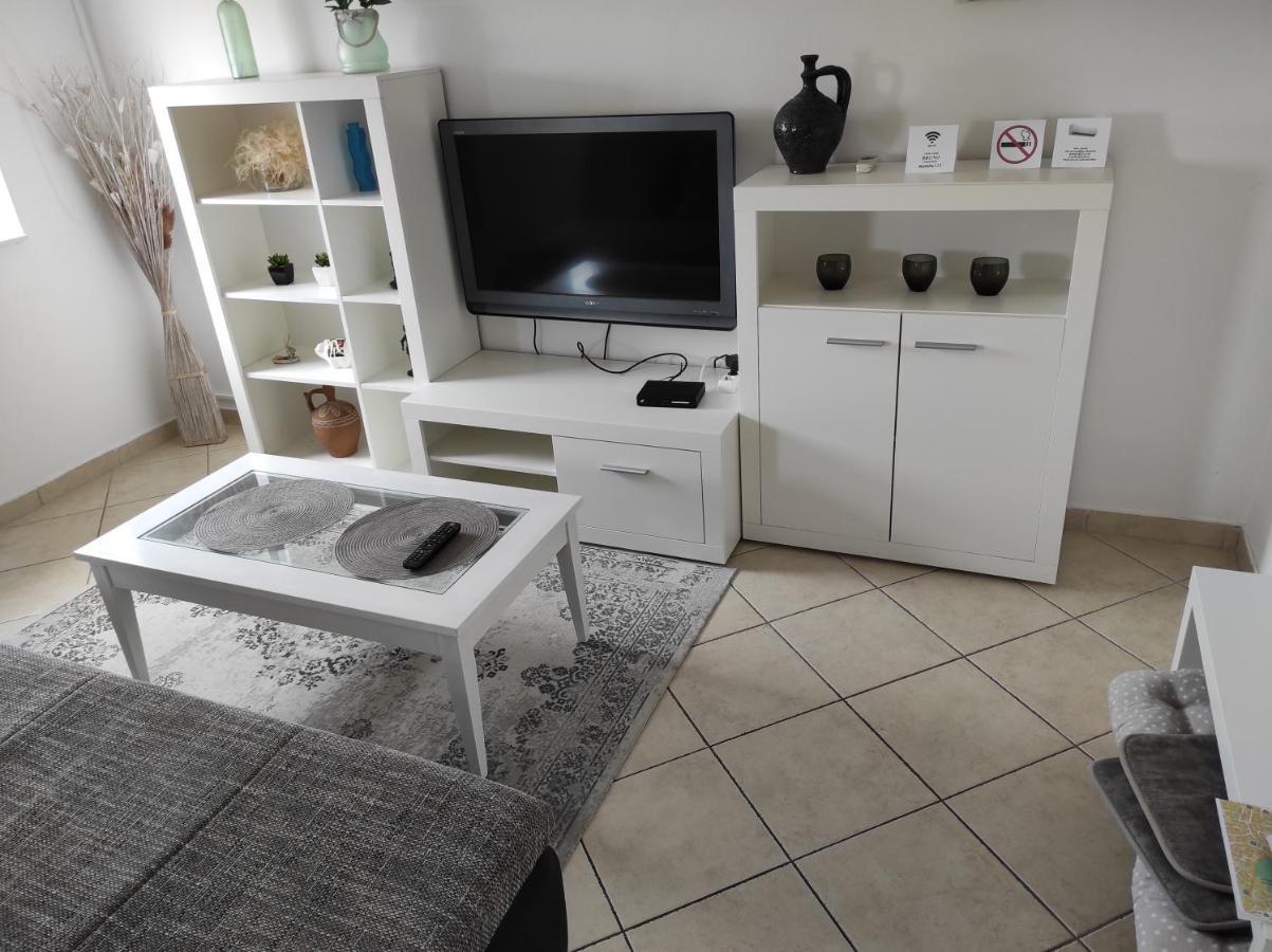Apartman Eli 2 Ровин Екстериор снимка